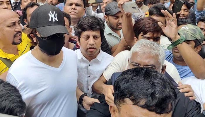 ডিজিটাল নিরাপত্তা আইনে মামলা করলেন শাকিব খান ডিজিটাল নিরাপত্তা আইনে মামলা করলেন শাকিব খান