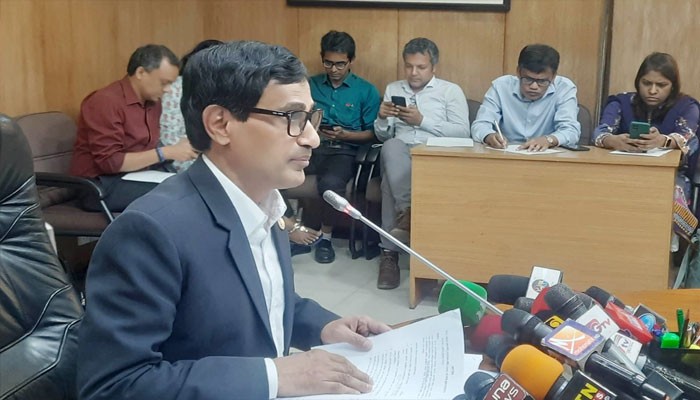 এক পরিবার থেকে ৩ জনের বেশি ব্যাংকের পরিচালক হতে পারবে না এক পরিবার থেকে ৩ জনের বেশি ব্যাংকের পরিচালক হতে পারবে না
