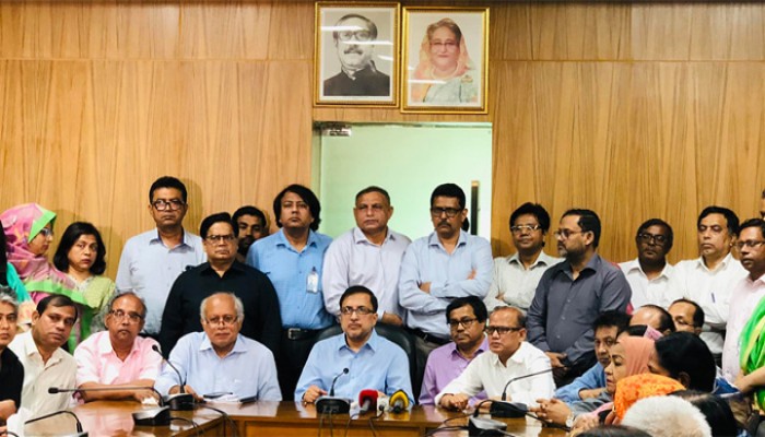 দেশে চিকিৎসকদের আন্দোলন স্থগিত দেশে চিকিৎসকদের আন্দোলন স্থগিত