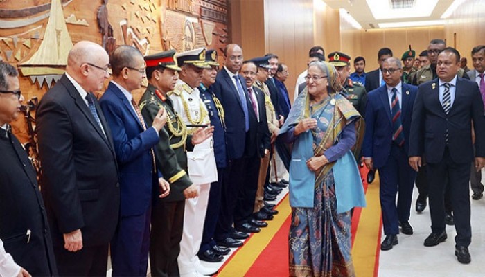 তিন দিনের সফরে ইতালির পথে প্রধানমন্ত্রী তিন দিনের সফরে ইতালির পথে প্রধানমন্ত্রী