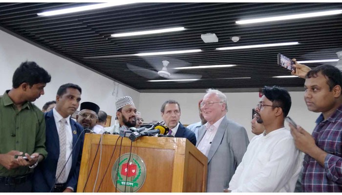 বর্তমান পরিস্থিতিতে তত্ত্বাবধায়ক সরকারের দাবি অসাংবিধানিক ও অবৈধ বর্তমান পরিস্থিতিতে তত্ত্বাবধায়ক সরকারের দাবি অসাংবিধানিক ও অবৈধ