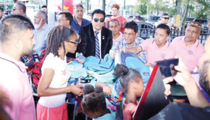 মজুমদার ফাউন্ডেশনের ব্যাক টু স্কুল ইভেন্ট অনুষ্ঠিত