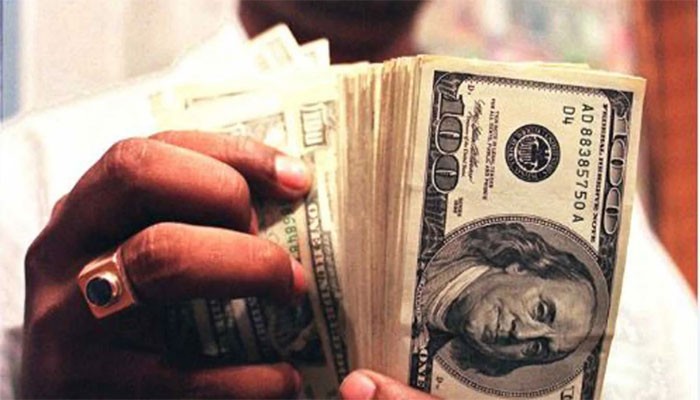 মানি এক্সচেঞ্জগুলোতে অভিযানের পর বাজারে ডলার সংকট