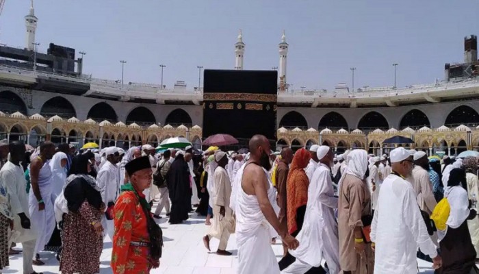 ওমরাহ পালনে নারীদের জন্য নতুন পোশাকবিধি ঘোষণা