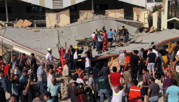 মেক্সিকোতে গির্জার ছাদ ধসে মৃতের সংখ্যা বেড়ে ১১