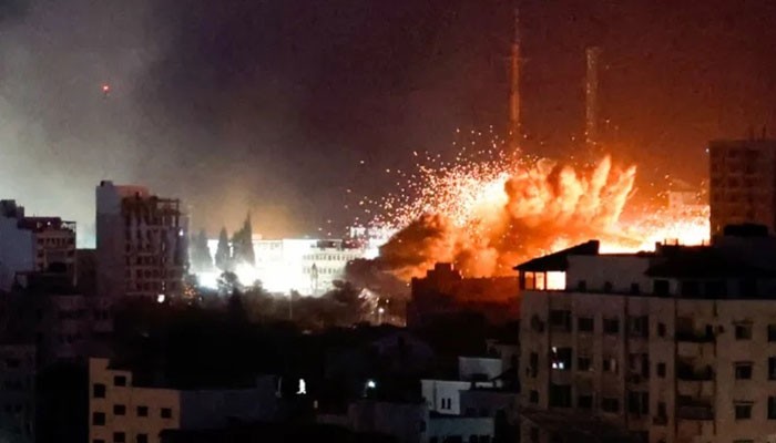 গাজায় রাতভর ইসরাইলের হামলা, বন্ধ খাবার ও পানি সরবরাহ