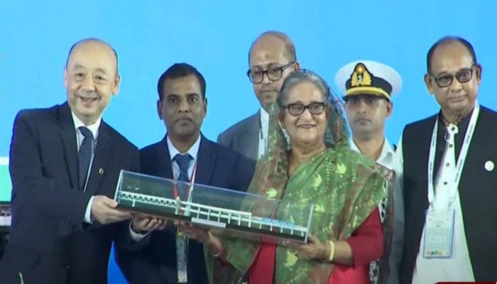 হাত পেতে নয়, বিশ্ব সভায় মাথা উঁচু করে চলবে বাংলাদেশ : প্রধানমন্ত্রী হাত পেতে নয়, বিশ্ব সভায় মাথা উঁচু করে চলবে বাংলাদেশ : প্রধানমন্ত্রী