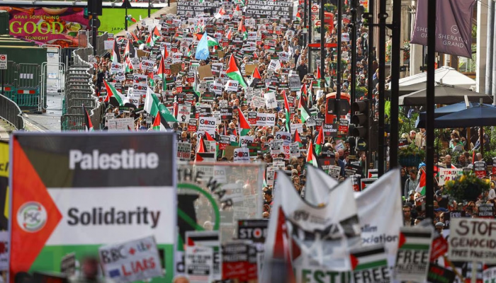 লন্ডনসহ যুক্তরাজ্যজুড়ে ফিলিস্তিনের পক্ষে লাখো মানুষের বিক্ষোভ লন্ডনসহ যুক্তরাজ্যজুড়ে ফিলিস্তিনের পক্ষে লাখো মানুষের বিক্ষোভ