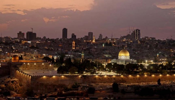 আল-আকসা মসজিদ বন্ধ করল ইসরায়েল আল-আকসা মসজিদ বন্ধ করল ইসরায়েল