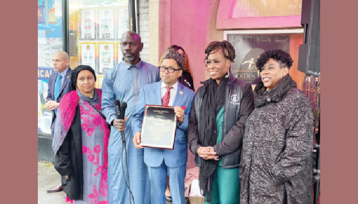 মুসলিম ফেস্টিভ্যালে এন মজুমদার সম্মানিত মুসলিম ফেস্টিভ্যালে এন মজুমদার সম্মানিত