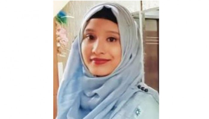 ভবন থেকে পড়ে নারীর মৃত্যু