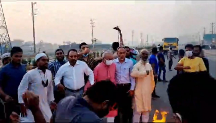 সাইনবোর্ডে অবরোধের সমর্থনে রিজভীর নেতৃত্বে মিছিল