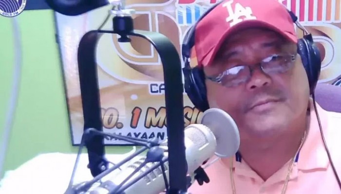 ফিলিপাইনে লাইভ অনুষ্ঠানে উপস্থাপককে গুলি করে হত্যা ফিলিপাইনে লাইভ অনুষ্ঠানে উপস্থাপককে গুলি করে হত্যা