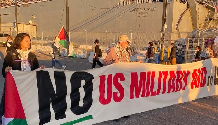 বন্দরে বিক্ষোভ, ইসরায়েলে অস্ত্র পাঠাতে পারল না যুক্তরাষ্ট্র বন্দরে বিক্ষোভ, ইসরায়েলে অস্ত্র পাঠাতে পারল না যুক্তরাষ্ট্র