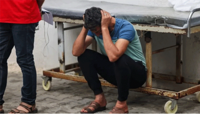 বিরামহীন বোমাবর্ষণে গাজার প্রধান দুই হাসপাতাল বন্ধ বিরামহীন বোমাবর্ষণে গাজার প্রধান দুই হাসপাতাল বন্ধ