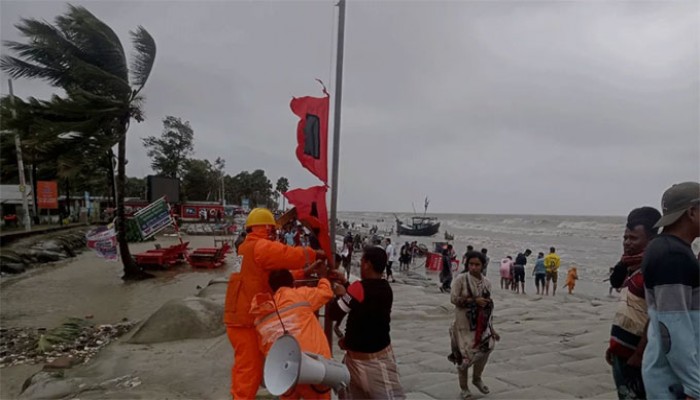 উপকূল অতিক্রম করে দুর্বল হয়েছে ঘূর্ণিঝড় মিধিলি উপকূল অতিক্রম করে দুর্বল হয়েছে ঘূর্ণিঝড় মিধিলি