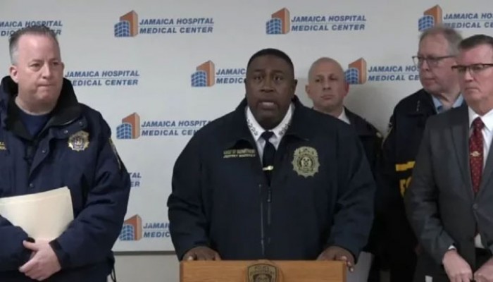 নিউইয়র্কে ছুরিকাঘাতে একই পরিবারের ৪ জনের মৃত্যু নিউইয়র্কে ছুরিকাঘাতে একই পরিবারের ৪ জনের মৃত্যু