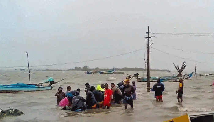 ধেয়ে আসছে ঘূর্ণিঝড় মিগজাউম, চেন্নাইতে নিহত ৫ ধেয়ে আসছে ঘূর্ণিঝড় মিগজাউম, চেন্নাইতে নিহত ৫