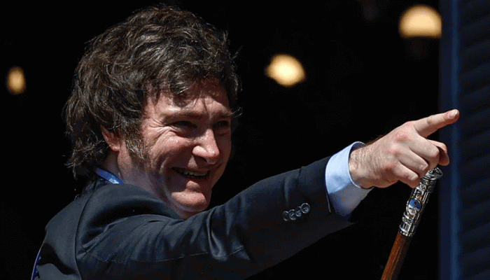 শপথ নিয়ে দেশবাসীকে সতর্ক করলেন আর্জেন্টিনার প্রেসিডেন্ট  শপথ নিয়ে দেশবাসীকে সতর্ক করলেন আর্জেন্টিনার প্রেসিডেন্ট