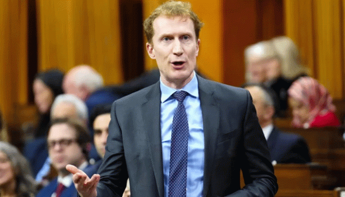 অবৈধ অভিবাসীদের নাগরিকত্বের সুযোগ দিচ্ছে কানাডা