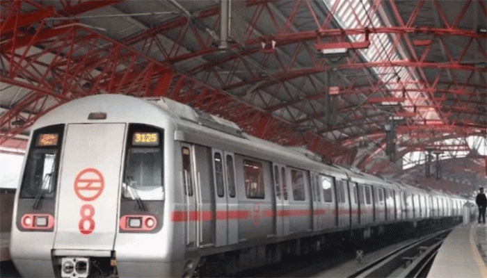 মেট্রোর দরজায় শাড়ি আটকে নারীর মৃত্যু