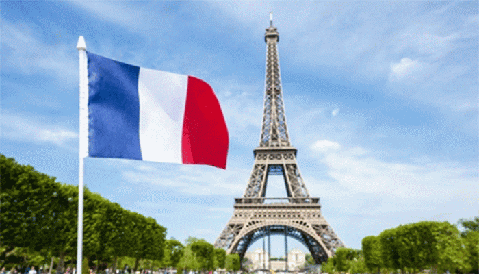 অভিবাসীদের দুঃসংবাদ দিল ফ্রান্স