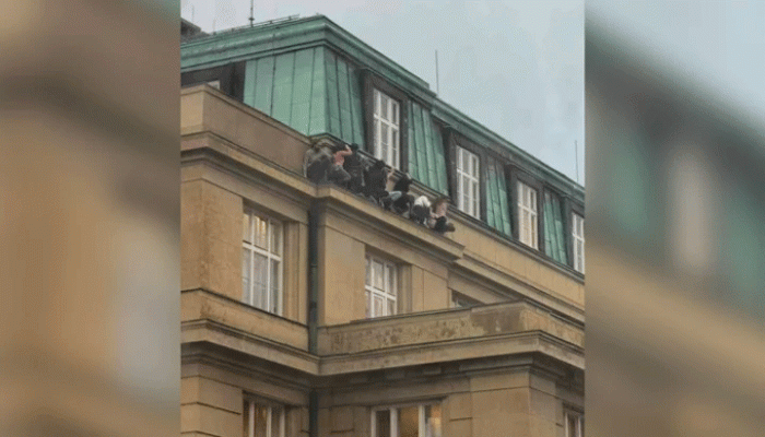 চেক প্রজাতন্ত্রের বিশ্ববিদ্যালয়ে গুলিতে নিহত ১১