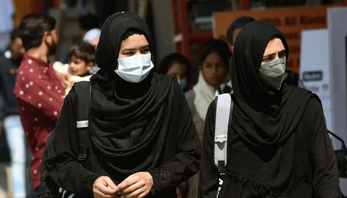 নিষেধাজ্ঞা বাতিল, হিজাব পরতে পারবে কর্নাটকের শিক্ষার্থীরা! 