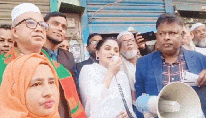 অর্থমন্ত্রীর নির্বাচনী প্রচারণায় প্রিসাইডিং অফিসার