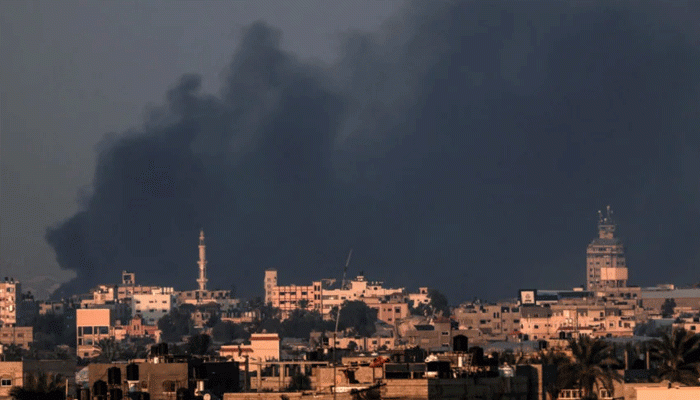 জীবন বাঁচাতে গাজার দক্ষিণাঞ্চলে পালাচ্ছে হাজারো মানুষ