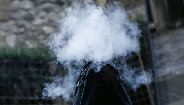 ই-সিগারেটের ওপর আরও ১০ শতাংশ কর আরোপ করছে ইন্দোনেশিয়া