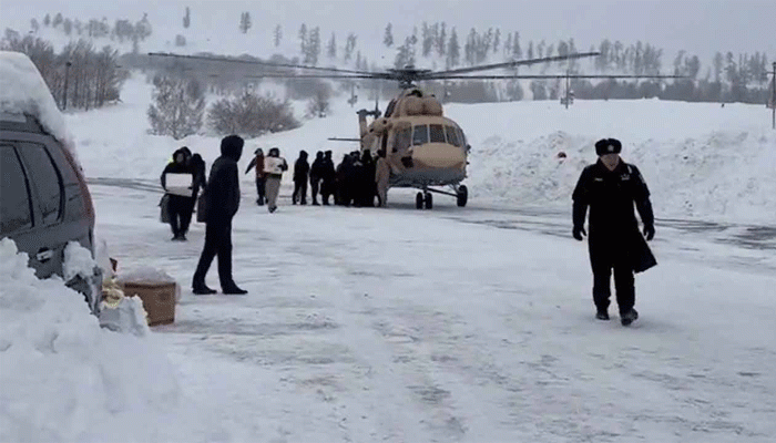 ব্যাপক তুষারধস, চীনের জিনজিয়াংয়ে আটকা ১ হাজার পর্যটক 