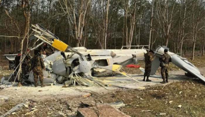 বিদ্রোহীদের গুলিতে জান্তার হেলিকপ্টার বিধ্বস্ত, নিহত ৫