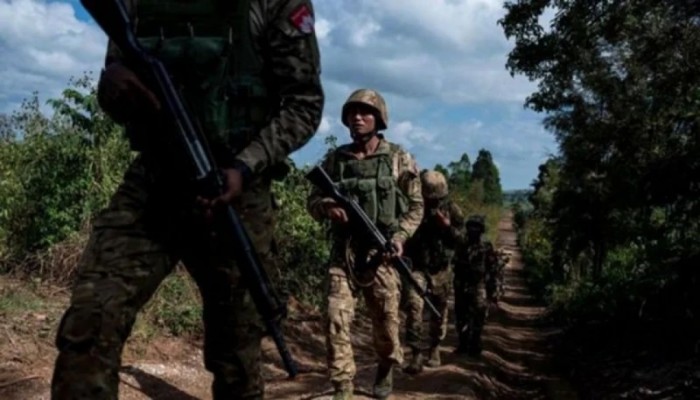 মিয়ানমারের হাজার হাজার সৈন্য কেন বাহিনী ছাড়ছে