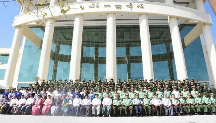 বিশ্ববিদ্যালয়-কলেজের শিক্ষক-ছাত্রদের প্রশিক্ষণ দিচ্ছে মিয়ানমারের সামরিক জান্তা 