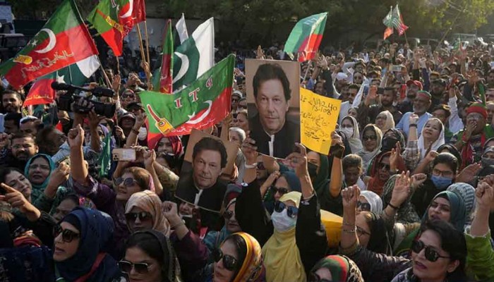 বিক্ষোভের ডাকে ১৪৪ ধারা জারি পাকিস্তানে