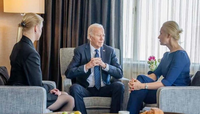 নাভালনির স্ত্রী-কন্যার সঙ্গে ‘রুদ্ধদ্বার’ বৈঠক করলেন বাইডেন