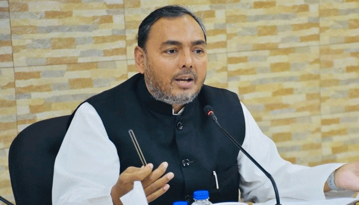 ক্ষমা চাইলেন বাণিজ্য প্রতিমন্ত্রী ক্ষমা চাইলেন বাণিজ্য প্রতিমন্ত্রী