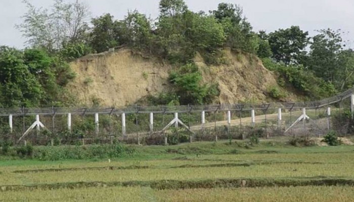 থেমে থেমে বিস্ফোরণের বিকট শব্দ, আতঙ্ক কাটছে না সীমান্তবাসীর
