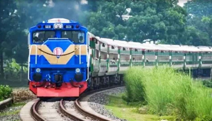 আগামীকাল থেকে বাড়তি ভাড়ায় চড়তে হবে ট্রেনে, কোন রুটে কত আগামীকাল থেকে বাড়তি ভাড়ায় চড়তে হবে ট্রেনে, কোন রুটে কত