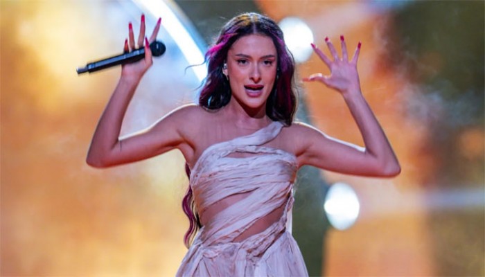 বিক্ষোভের মুখে গানের নাম বদলালেন ইসরায়েলি গায়িকা