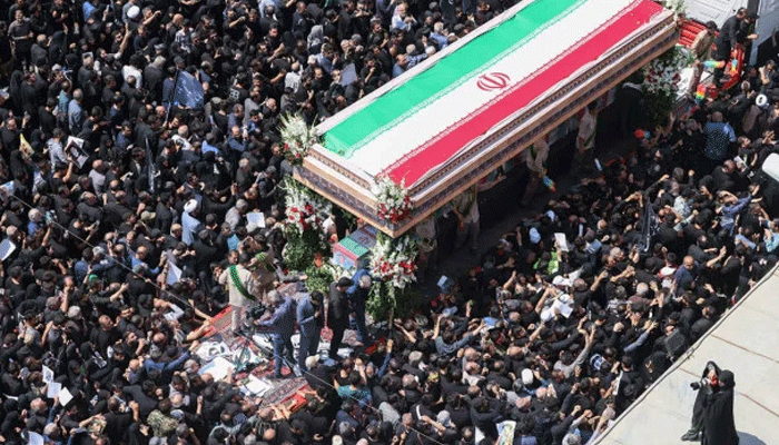 ইব্রাহিম রাইসিকে হাজারো ইরানির অশ্রুসজল বিদায়   ইব্রাহিম রাইসিকে হাজারো ইরানির অশ্রুসজল বিদায়