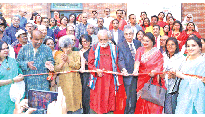 ৩৩তম নিউইয়র্ক বইমেলা সমাপ্ত ৩৩তম নিউইয়র্ক বইমেলা সমাপ্ত
