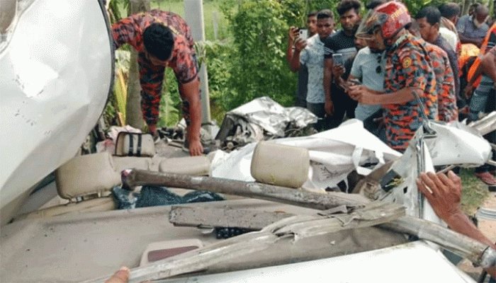 খুলনায় বাস-কার সংঘর্ষে নিহত ২ খুলনায় বাস-কার সংঘর্ষে নিহত ২