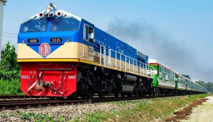 ট্রেনের মধ্যে তরুণীকে সংঘবদ্ধ ধর্ষণ, গ্রেপ্তার ৩    ট্রেনের মধ্যে তরুণীকে সংঘবদ্ধ ধর্ষণ, গ্রেপ্তার ৩