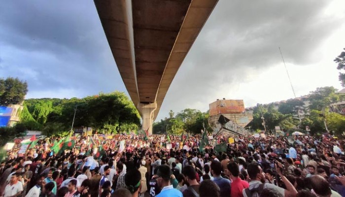 এবার ‘বাংলা ব্লকেড’র ঘোষণা কোটাবিরোধী আন্দোলনকারীদের এবার ‘বাংলা ব্লকেড’র ঘোষণা কোটাবিরোধী আন্দোলনকারীদের