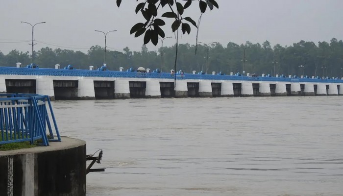 তিস্তার পানি বিপৎসীমার নিচে, আতঙ্কিত না হওয়ার পরামর্শ