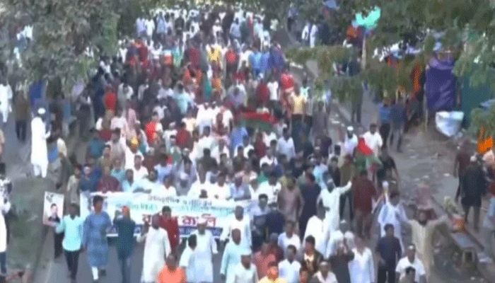 বিএনপির র্যালিতে নেতাকর্মীর স্রোত বিএনপির র্যালিতে নেতাকর্মীর স্রোত