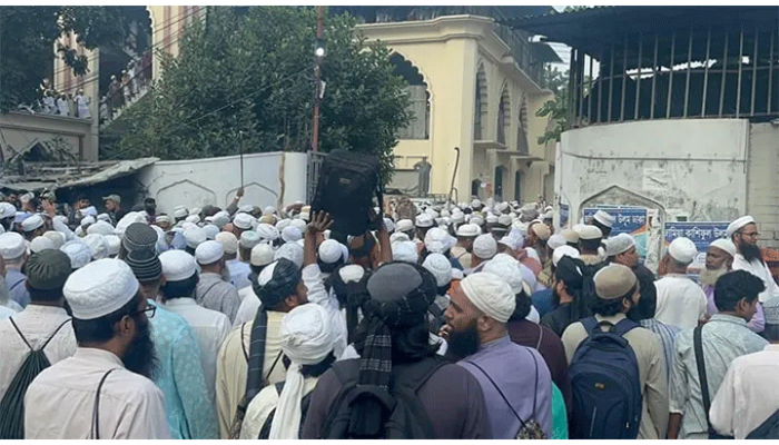 কাকরাইল মসজিদে অবস্থান নিলেন সাদপন্থীরা কাকরাইল মসজিদে অবস্থান নিলেন সাদপন্থীরা