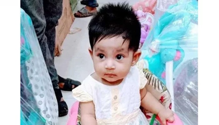 দিনেদুপুরে ডাকাতি, মালামালের সঙ্গে শিশুকেও নিয়ে গেল দুর্বৃত্তরা দিনেদুপুরে ডাকাতি, মালামালের সঙ্গে শিশুকেও নিয়ে গেল দুর্বৃত্তরা